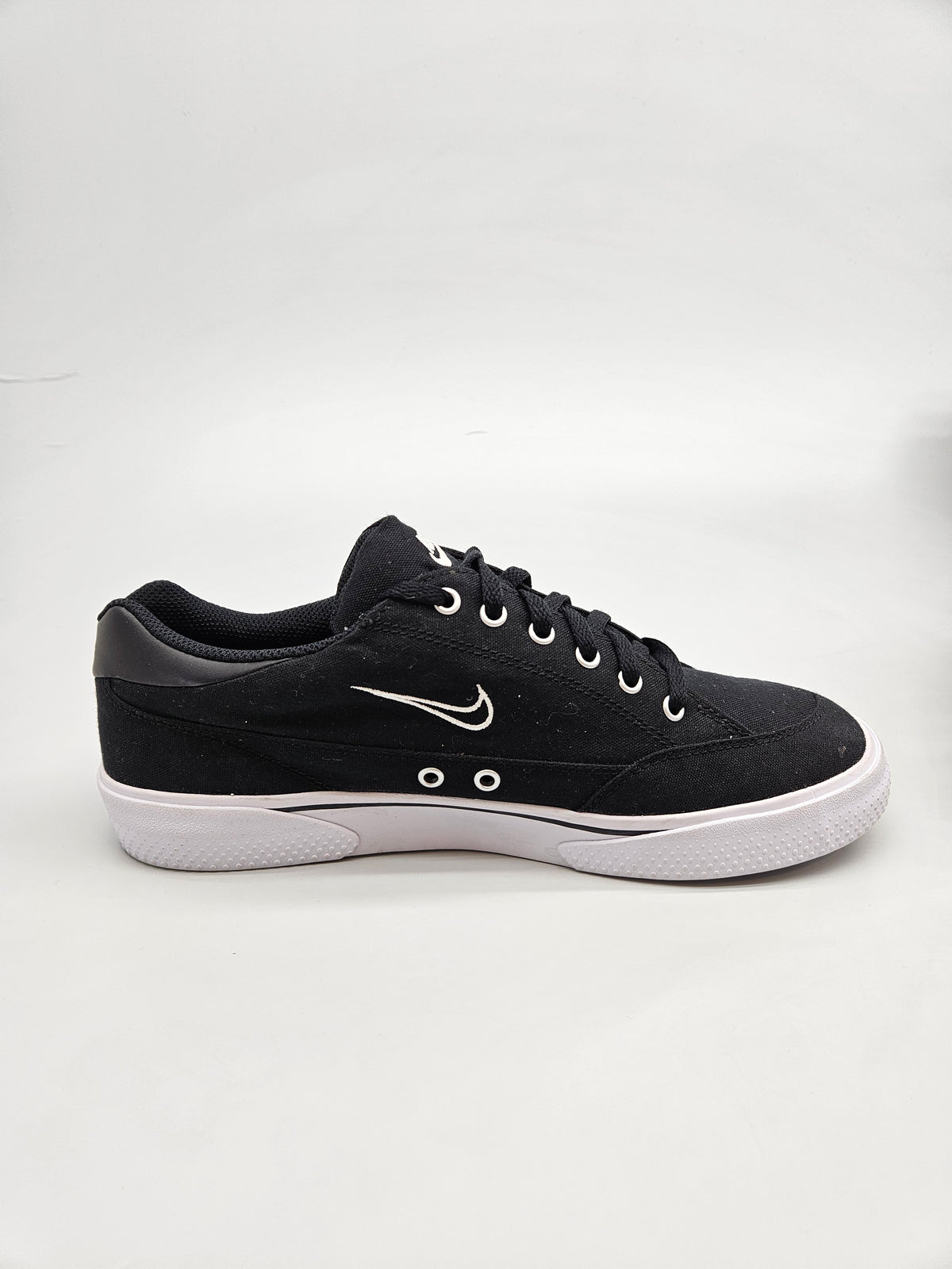 NIKE NOVI ORIGINAL PATIKI BR 42.5