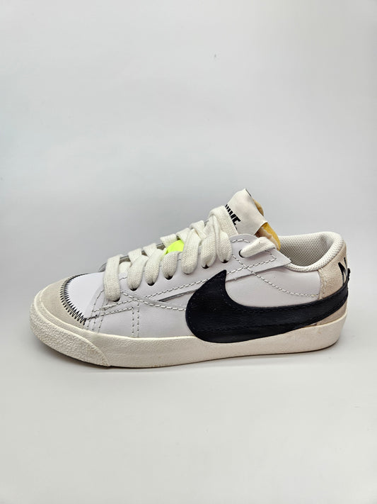 NIKE NOVI ORIGINAL PATIKI BR 39