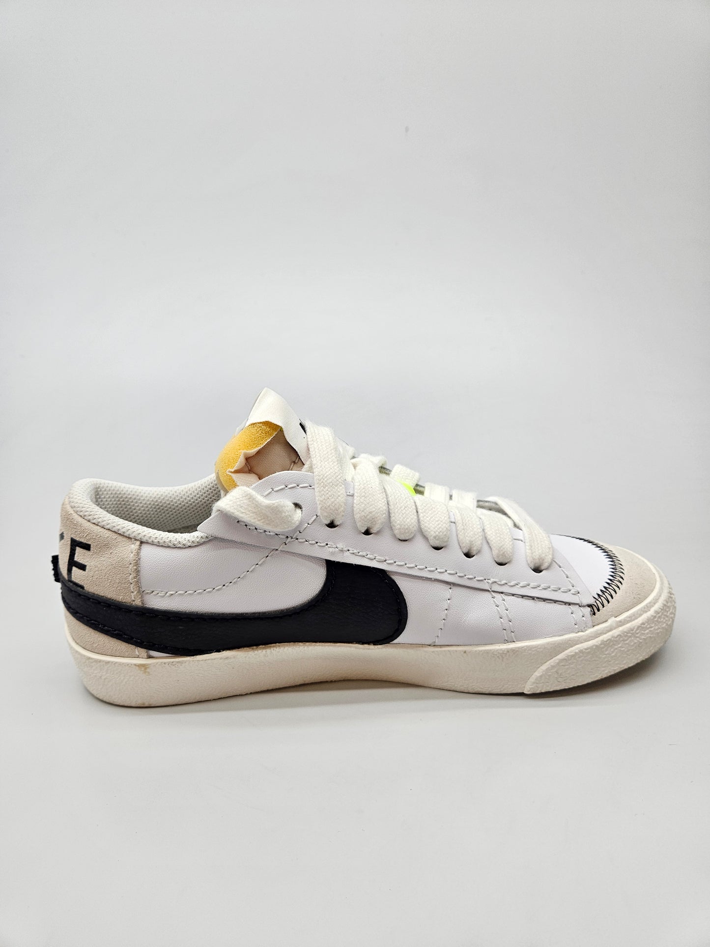 NIKE NOVI ORIGINAL PATIKI BR 39
