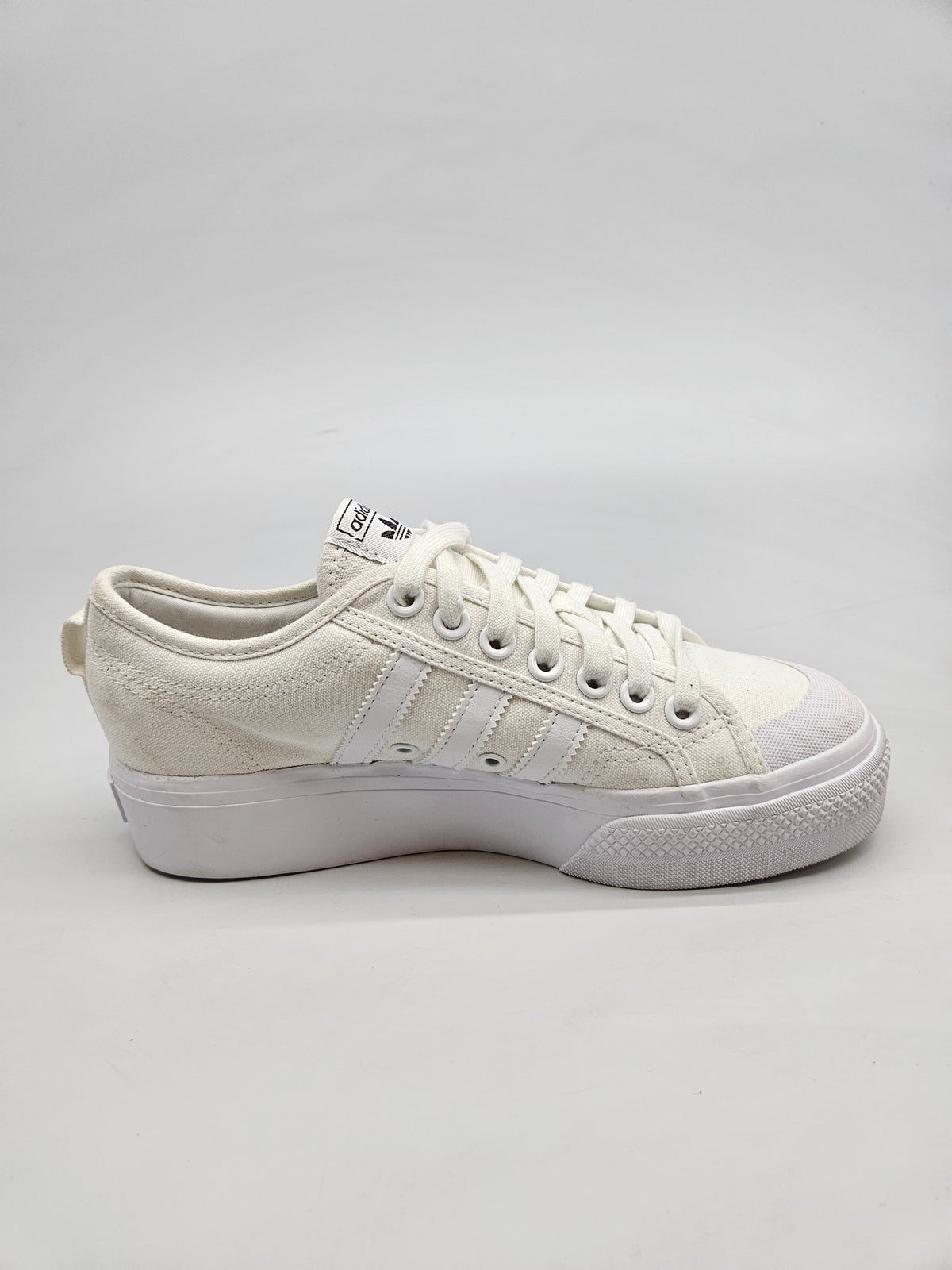 ADIDAS NOVI ORIGINAL PATIKI BR 40.5