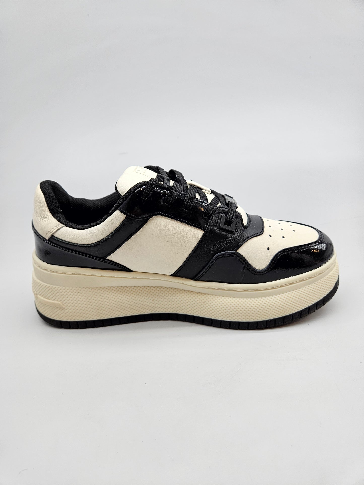 TOMMY HILFIGER ORIGINAL PATIKI BR 38
