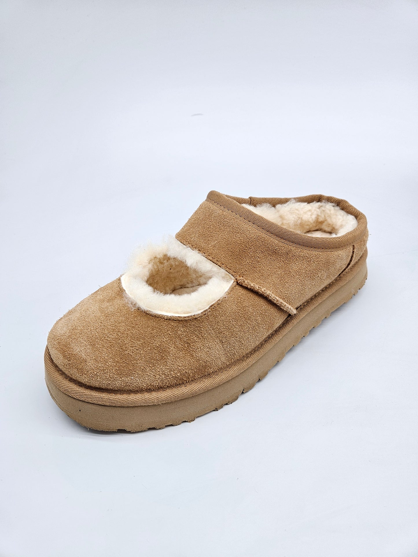 UGG AUSTRALIA ORIGINAL KOZNI VLECKI BR 37