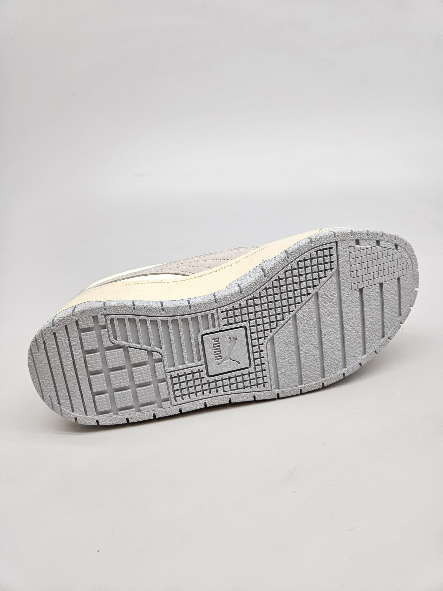 PUMA NOVI ORIGINAL PATIKI BR 37