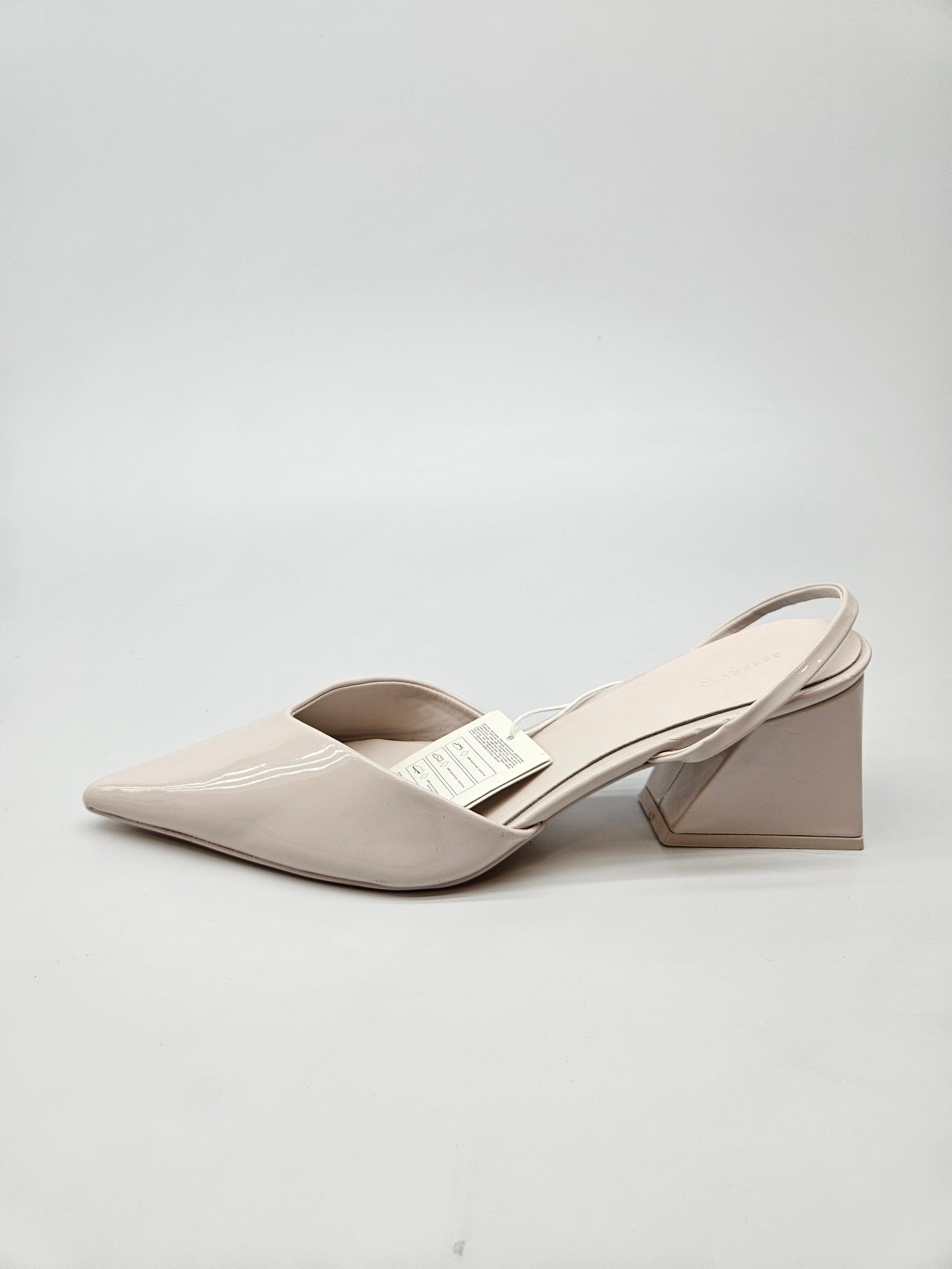 RESERVED NOVI ORIGINAL SANDALI BR 41