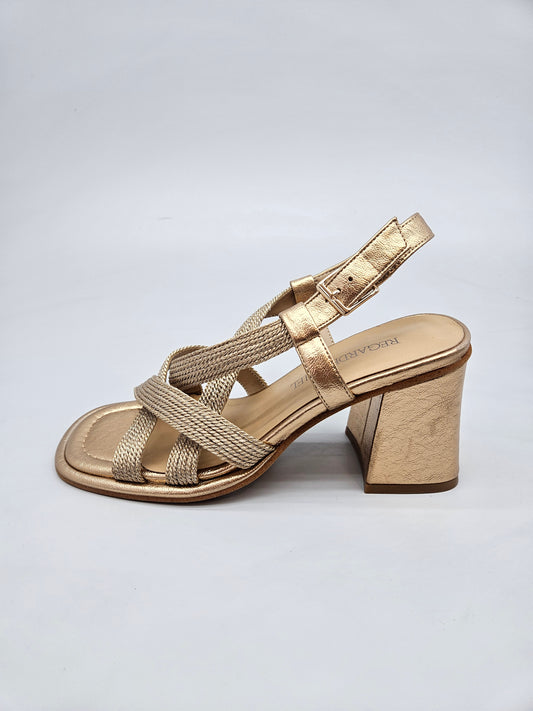 REGARDE LE CIEL NOVI ORIGINAL KOZNI SANDALI BR 38