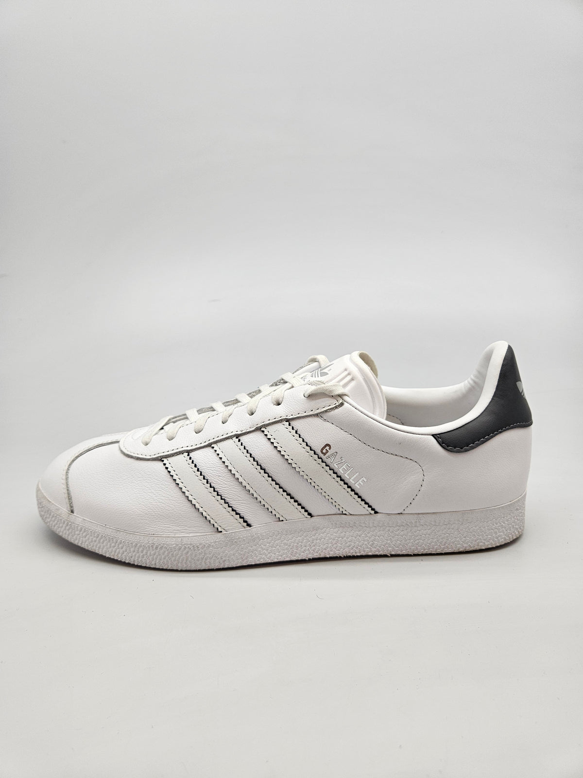 ADIDAS NOVI ORIGINAL PATIKI BR 44.5