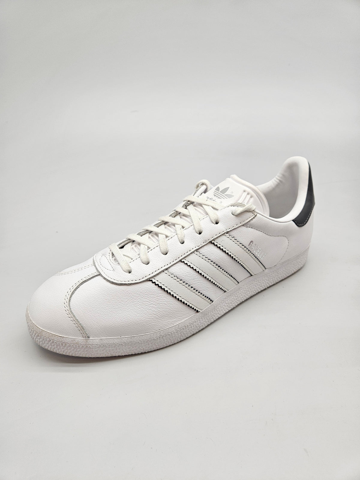 ADIDAS NOVI ORIGINAL PATIKI BR 44.5