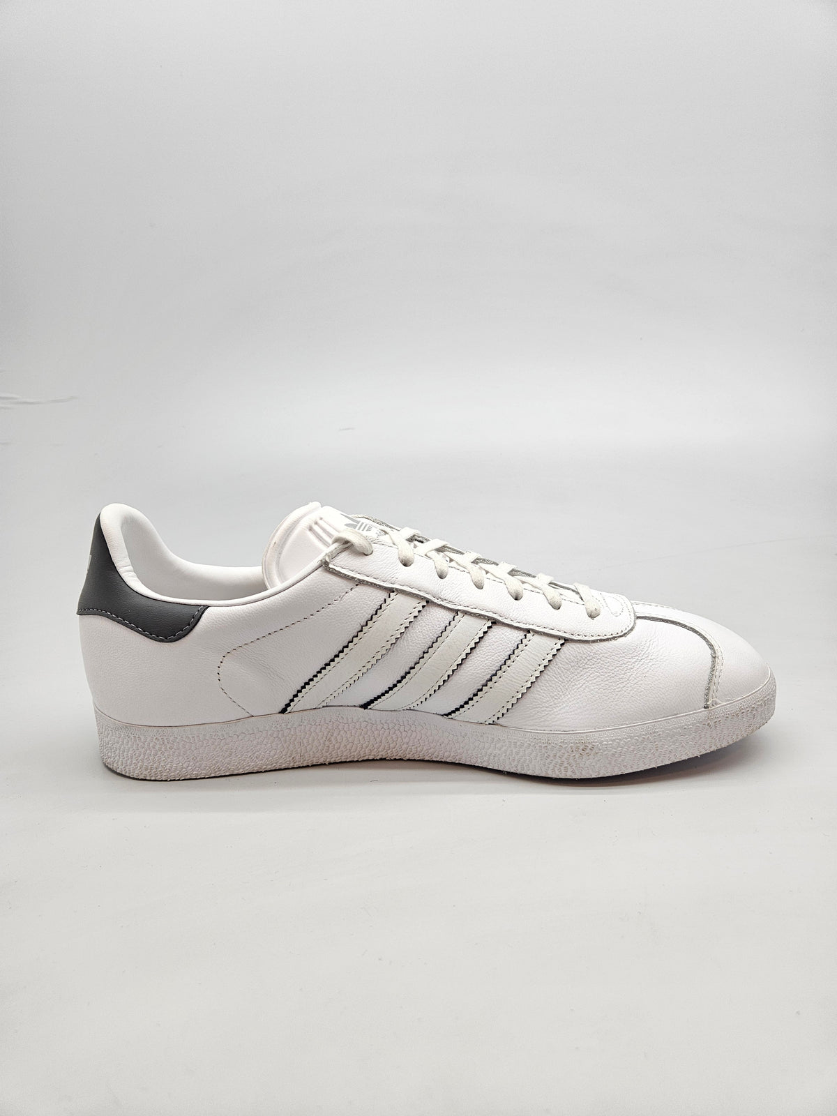 ADIDAS NOVI ORIGINAL PATIKI BR 44.5
