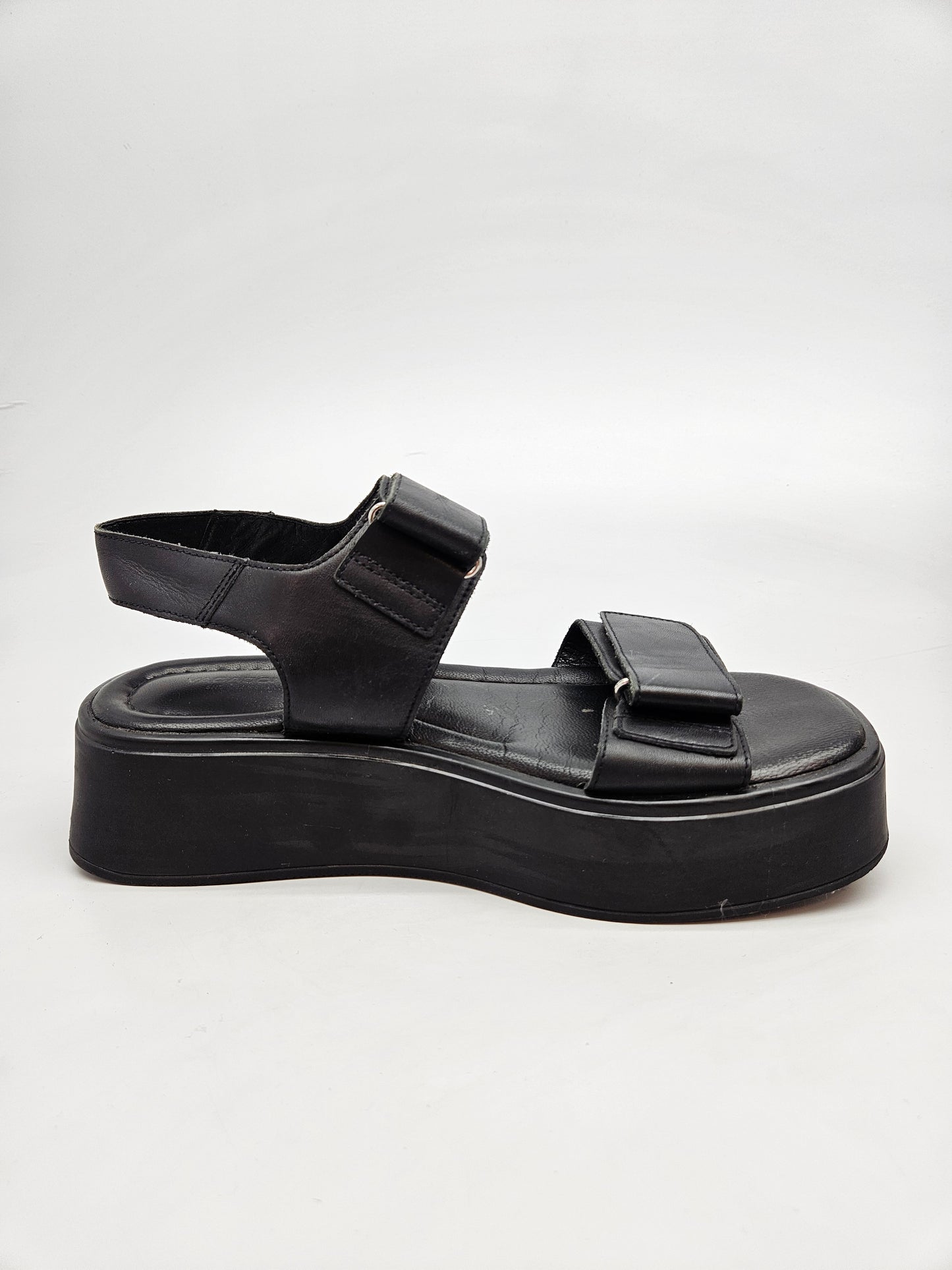 VAGABOND ORIGINAL KOZNI SANDALI BR 40