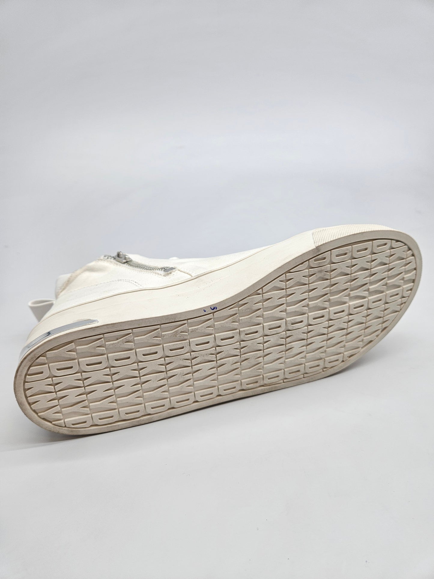 DKNY NOVI ORIGINAL PATIKI BR 39
