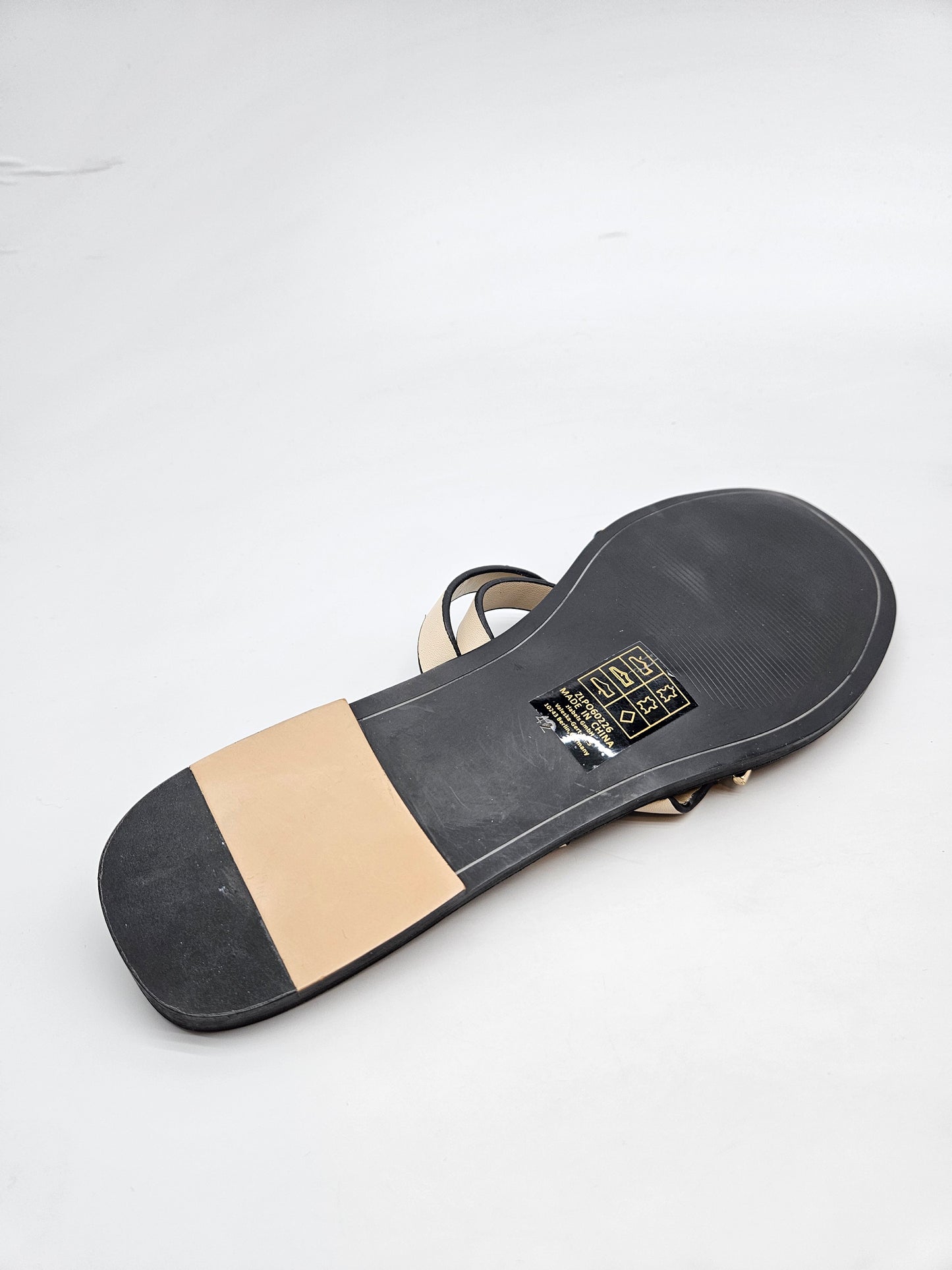 ZARA NOVI ORIGINAL VLECKI BR 42