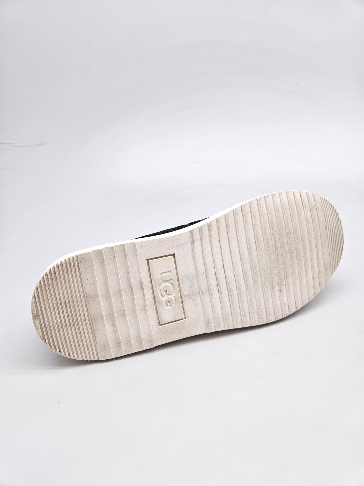 UGG AUSTRALIA ORIGINAL KOZNI PATIKI BR 39