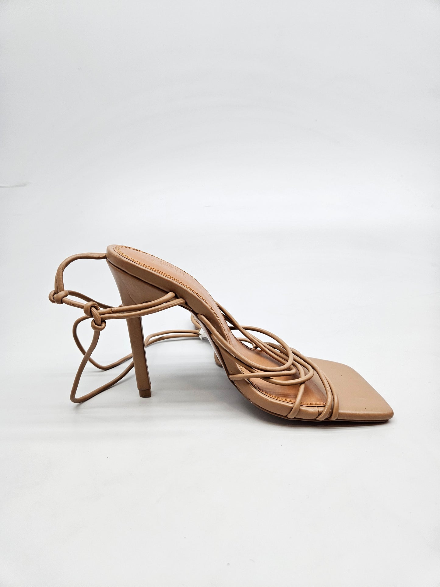 ASOS NOVI ORIGINAL SANDALI BR 35
