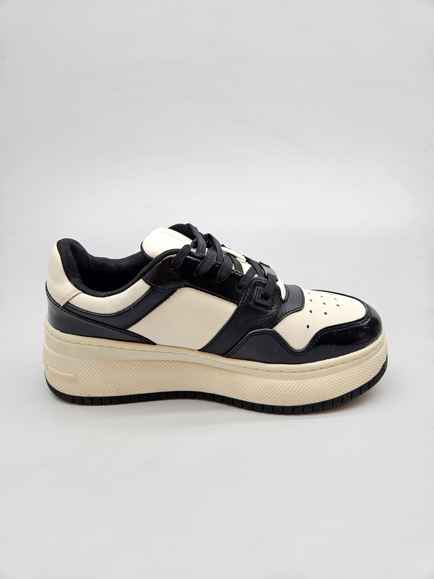 TOMMY HILFIGER ORIGINAL PATIKI BR 38