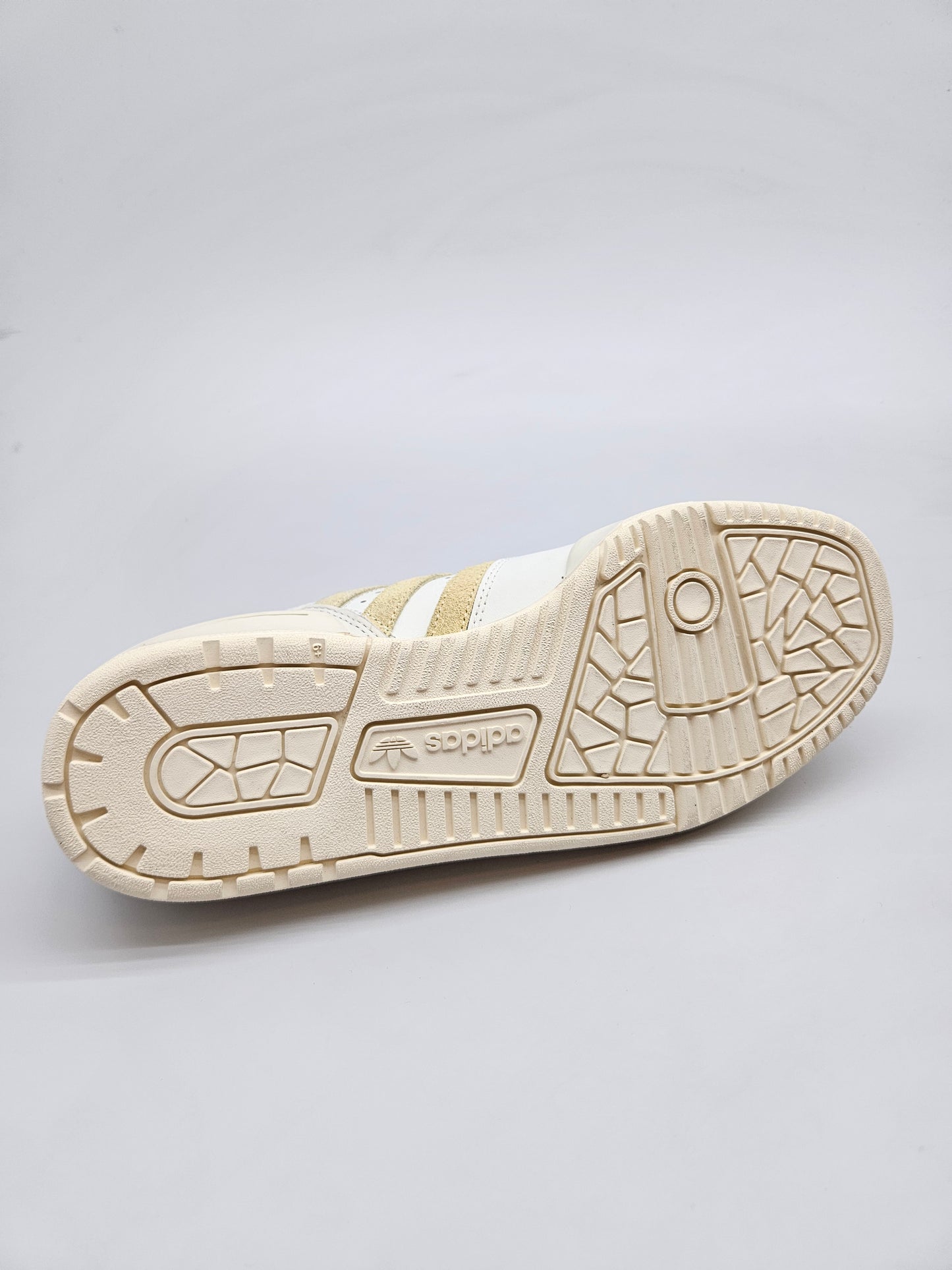 ADIDAS NOVI ORIGINAL PATIKI BR 40