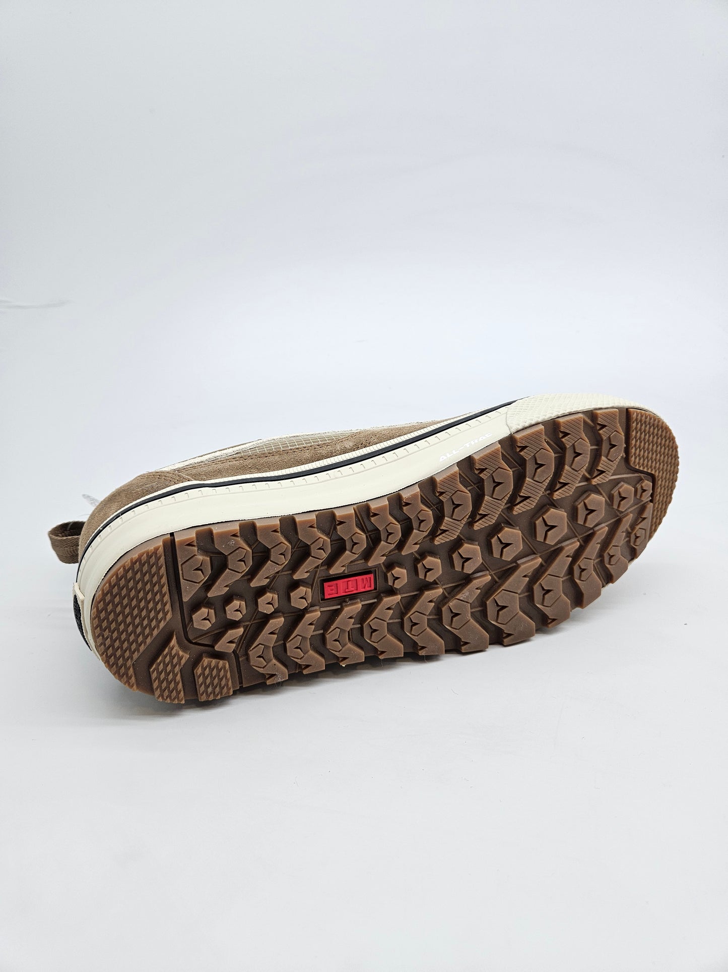VANS NOVI VODOTPORNI PATIKI BR 41