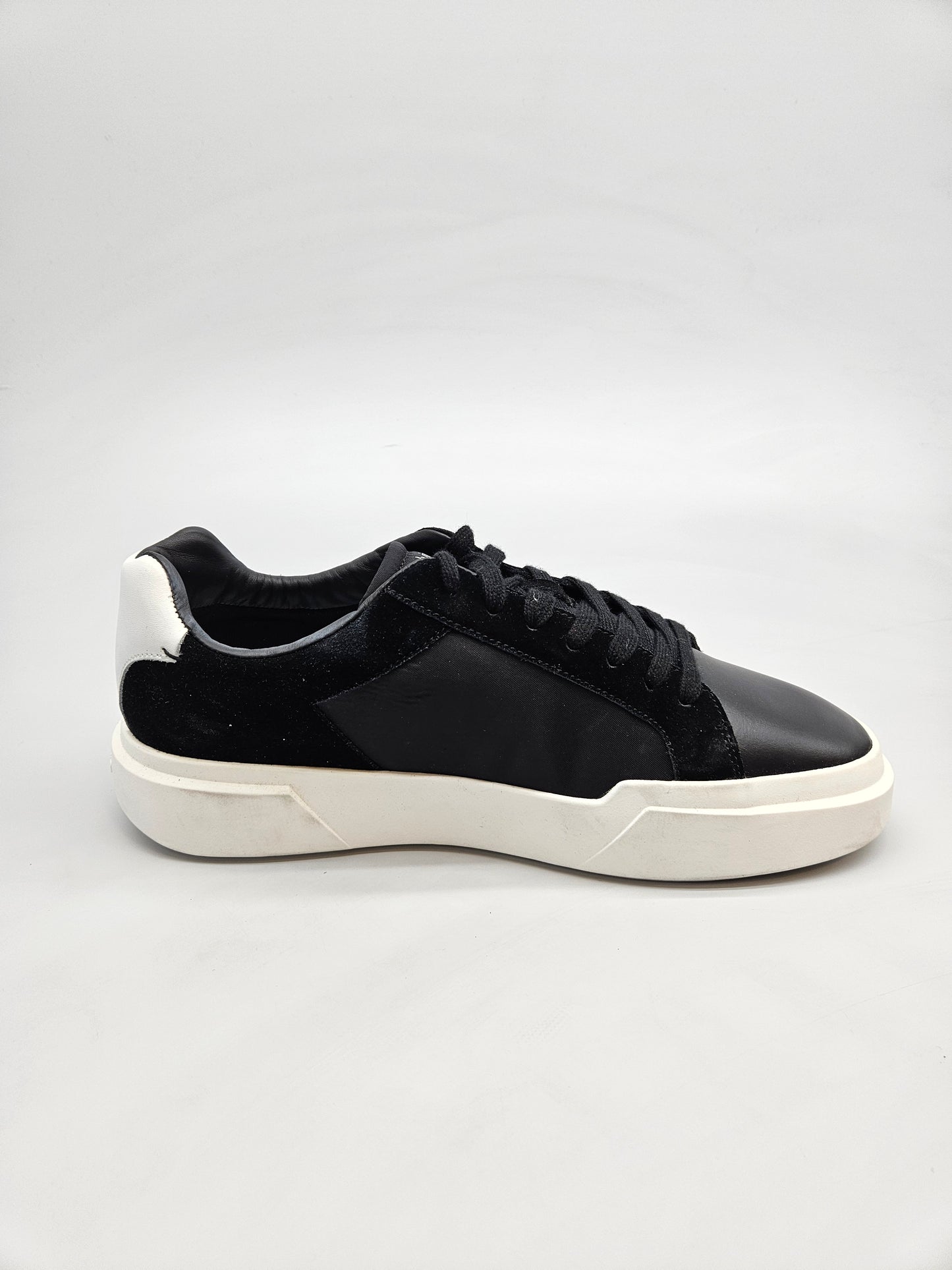 CALVIN KLEIN NOVI ORIGINAL PATIKI BR 43