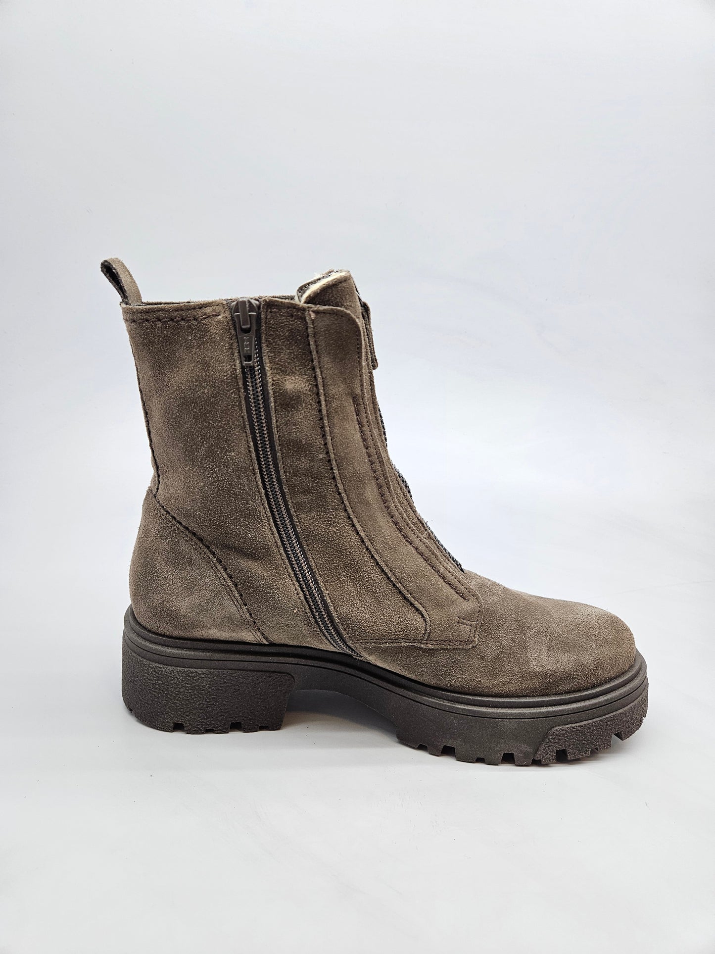 GABOR ORIGINAL KOZNI CIZMI BR 40