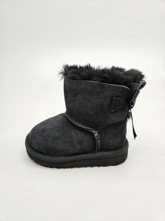 UGG AUSTRALIA ORIGINAL KOZNI CIZMI BR 22