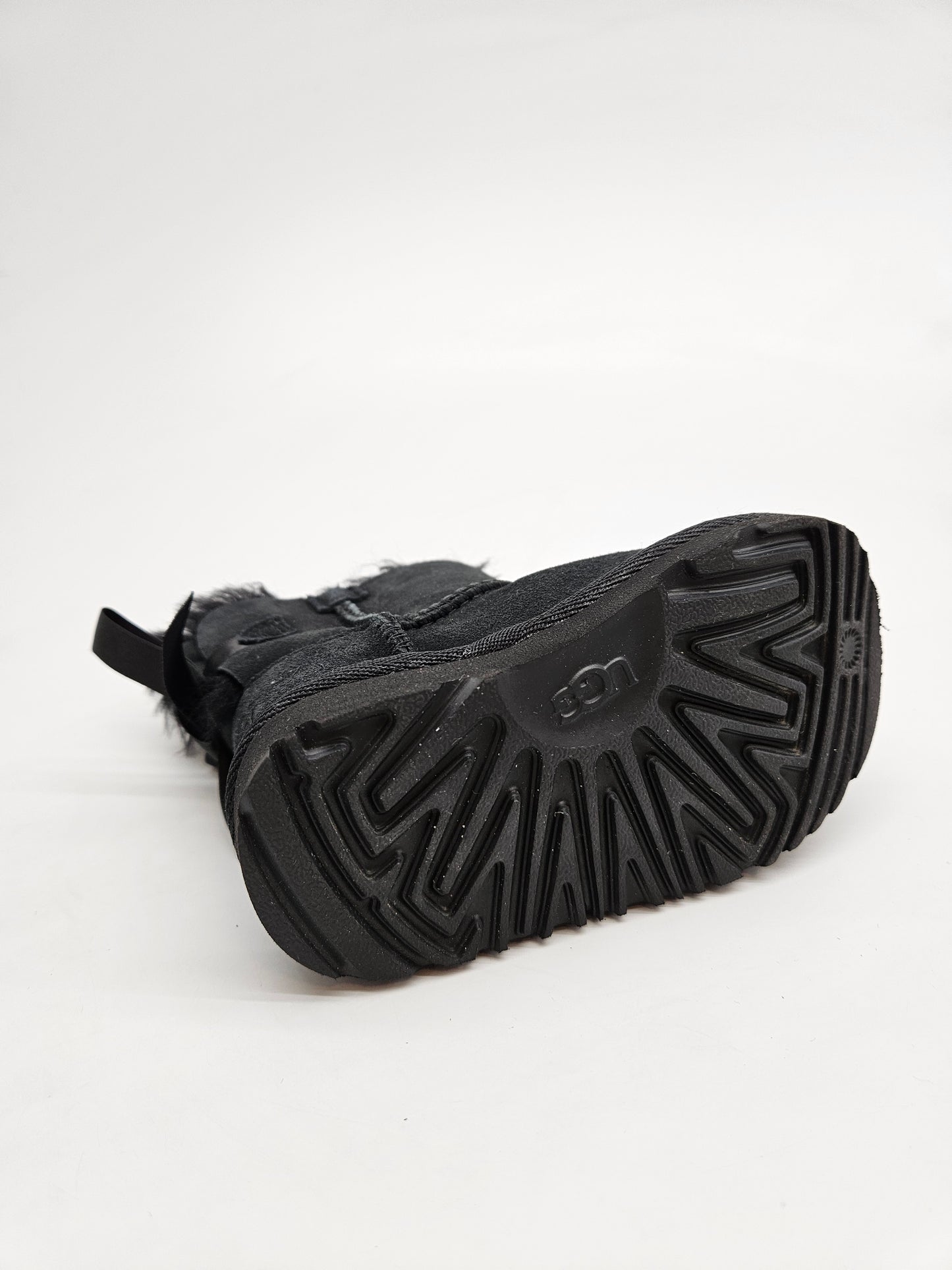UGG AUSTRALIA ORIGINAL KOZNI CIZMI BR 22