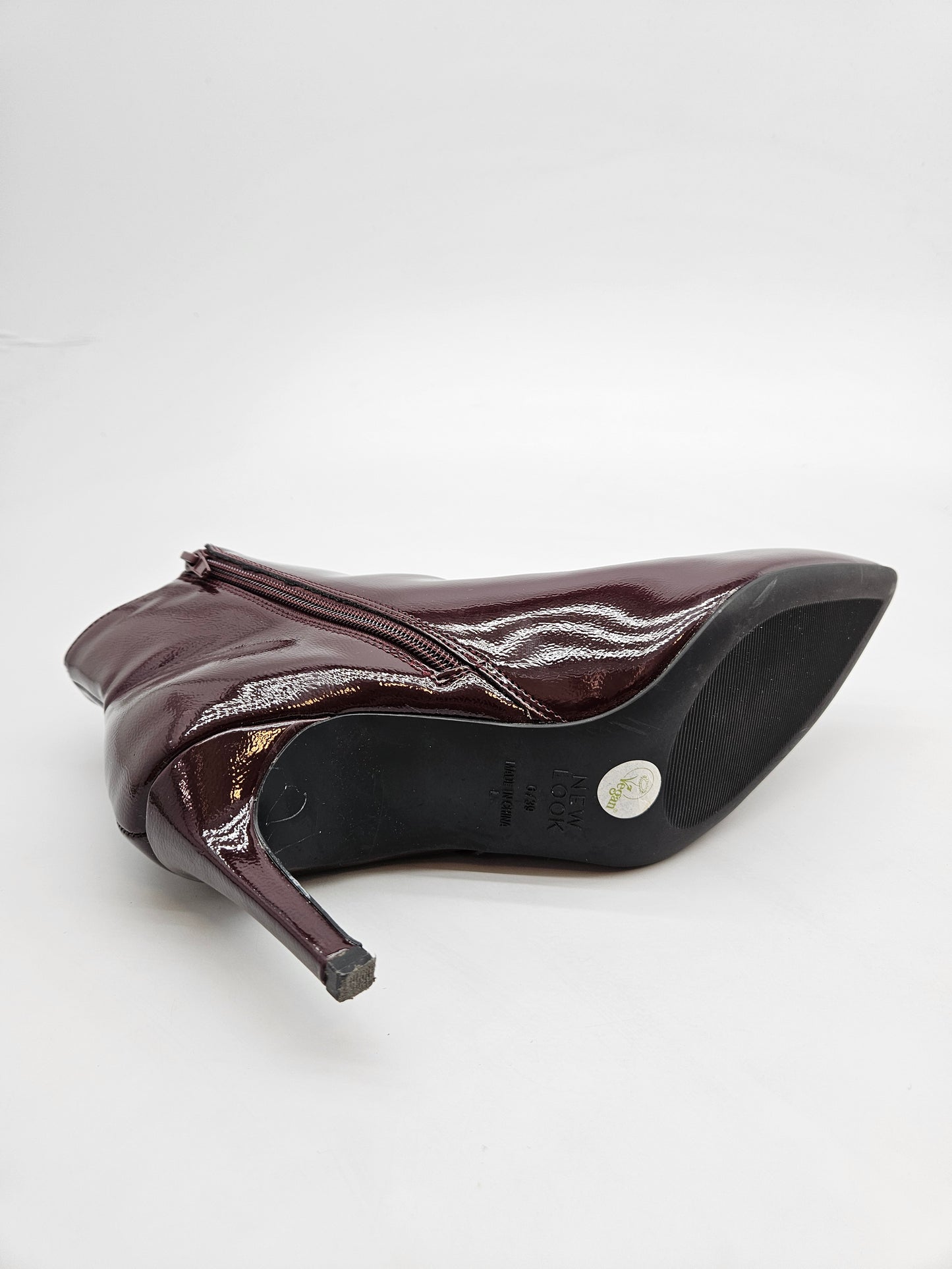 NEW LOOK NOVI ORIGINAL ORIGINAL CIZMI BR 39