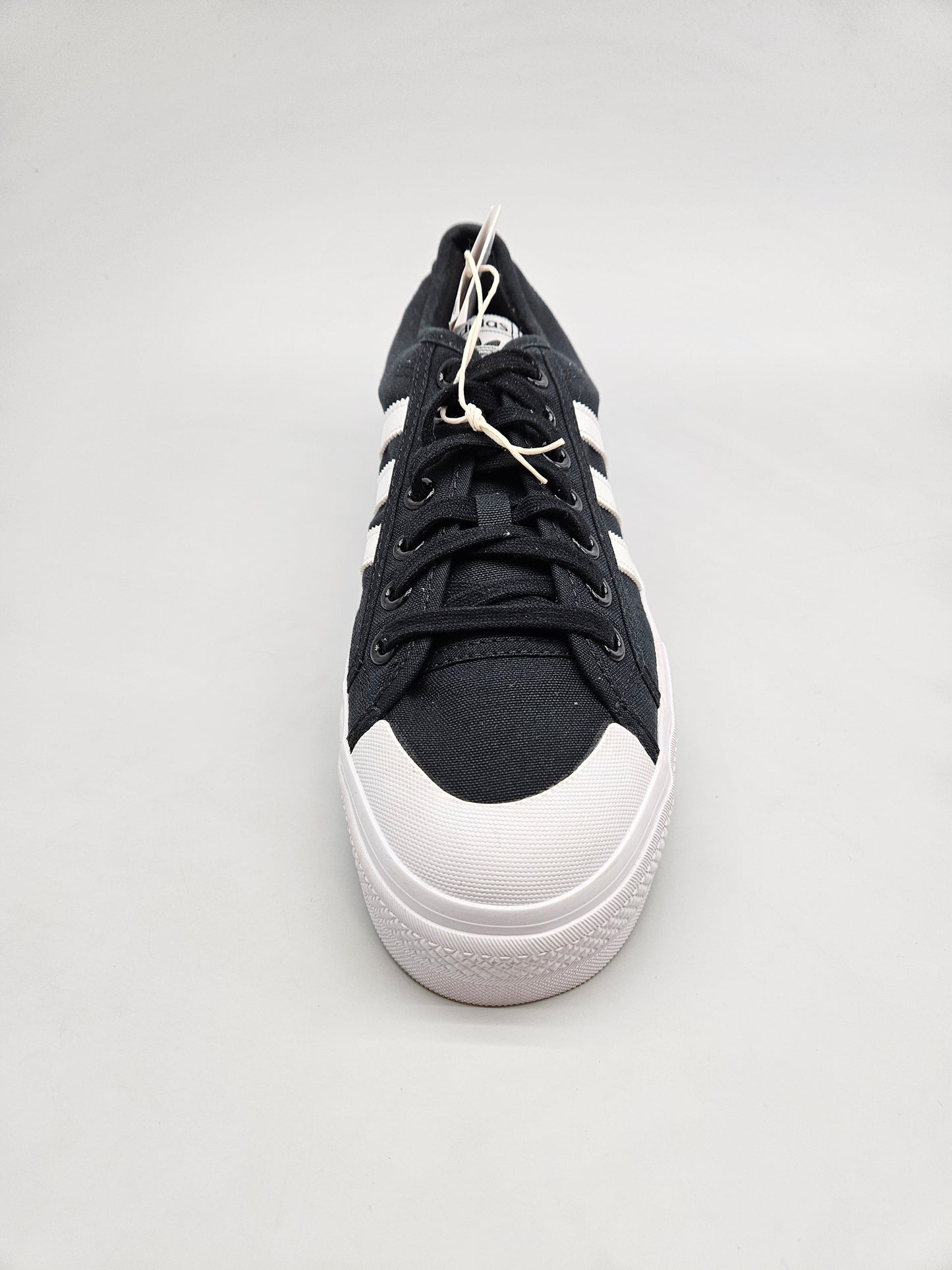 ADIDAS NOVI ORIGINAL PATIKI BR 44