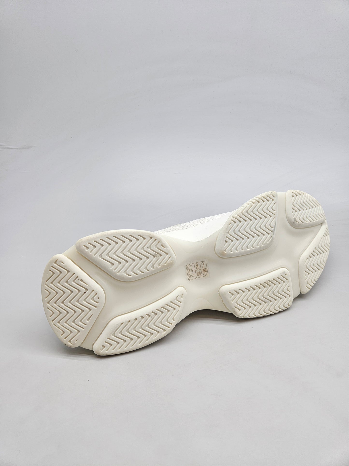 STEVE MADDEN NOVI ORIGINAL PATIKI BR 44