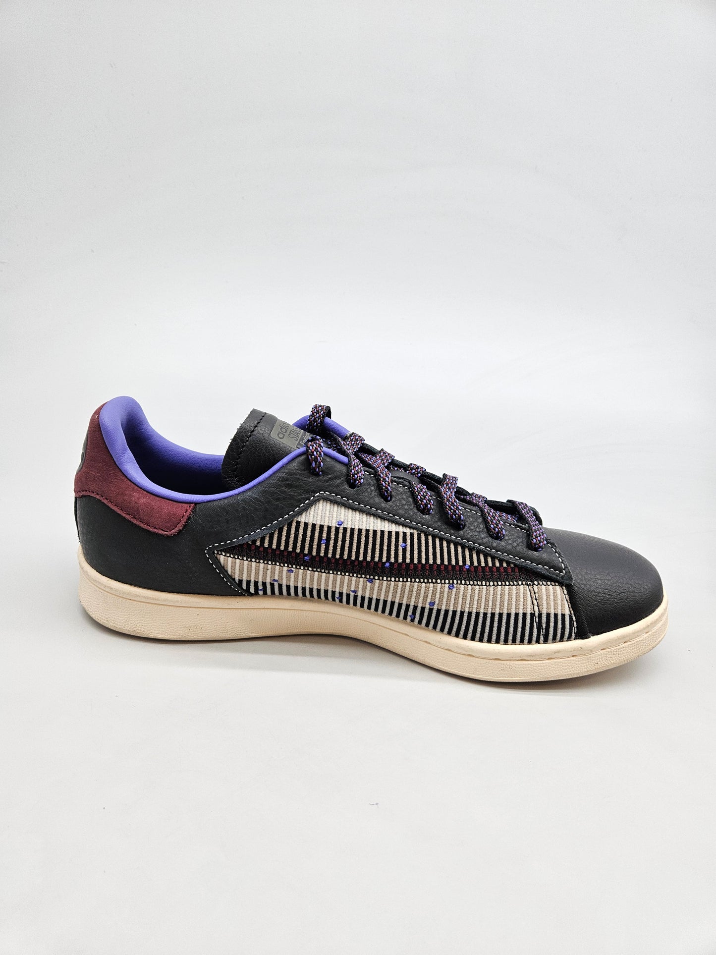 ADIDAS NOVI ORIGINAL PATIKI BR 42.5