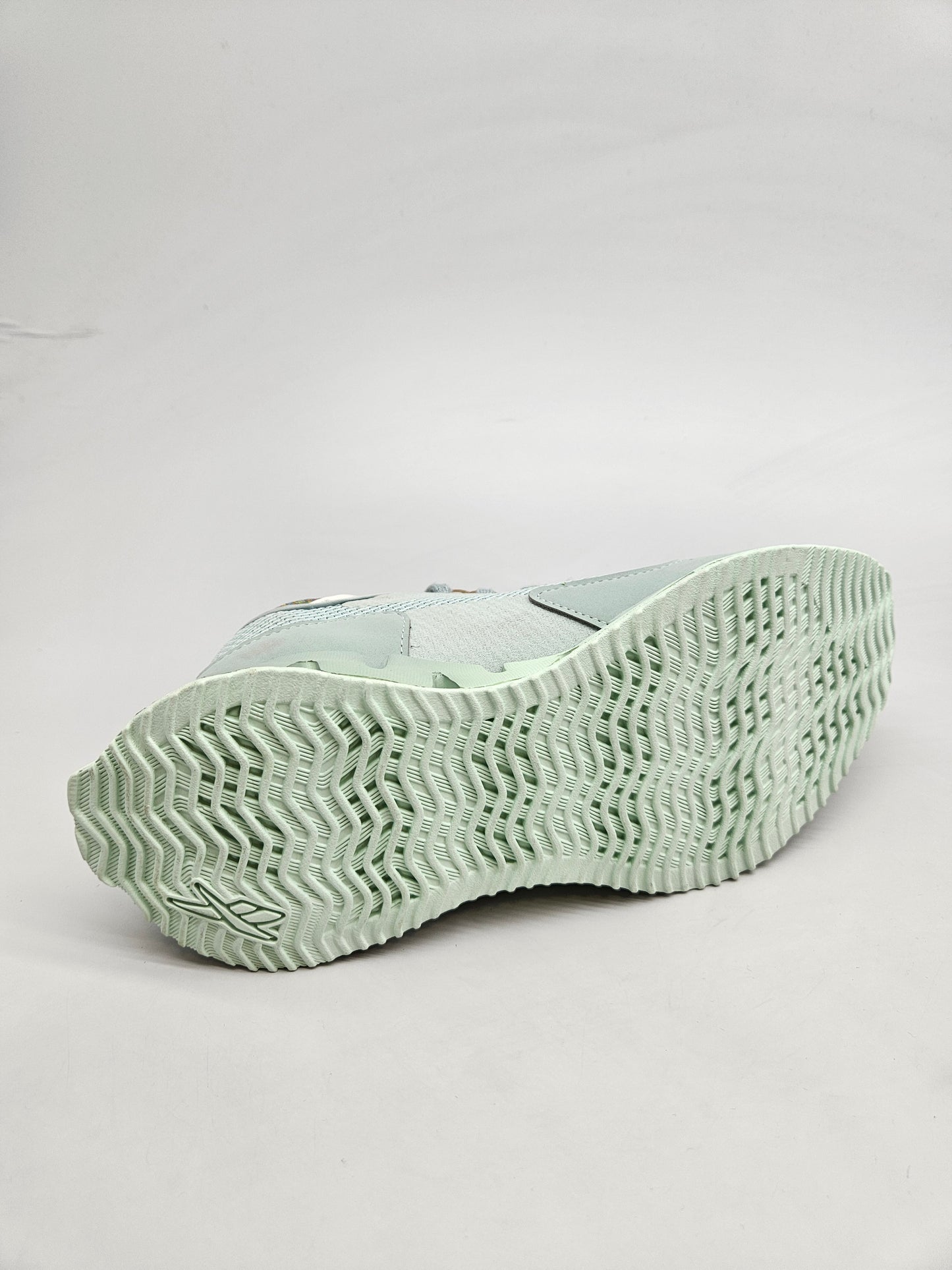REEBOK NOVI ORIGINAL PATIKI BR 35.5