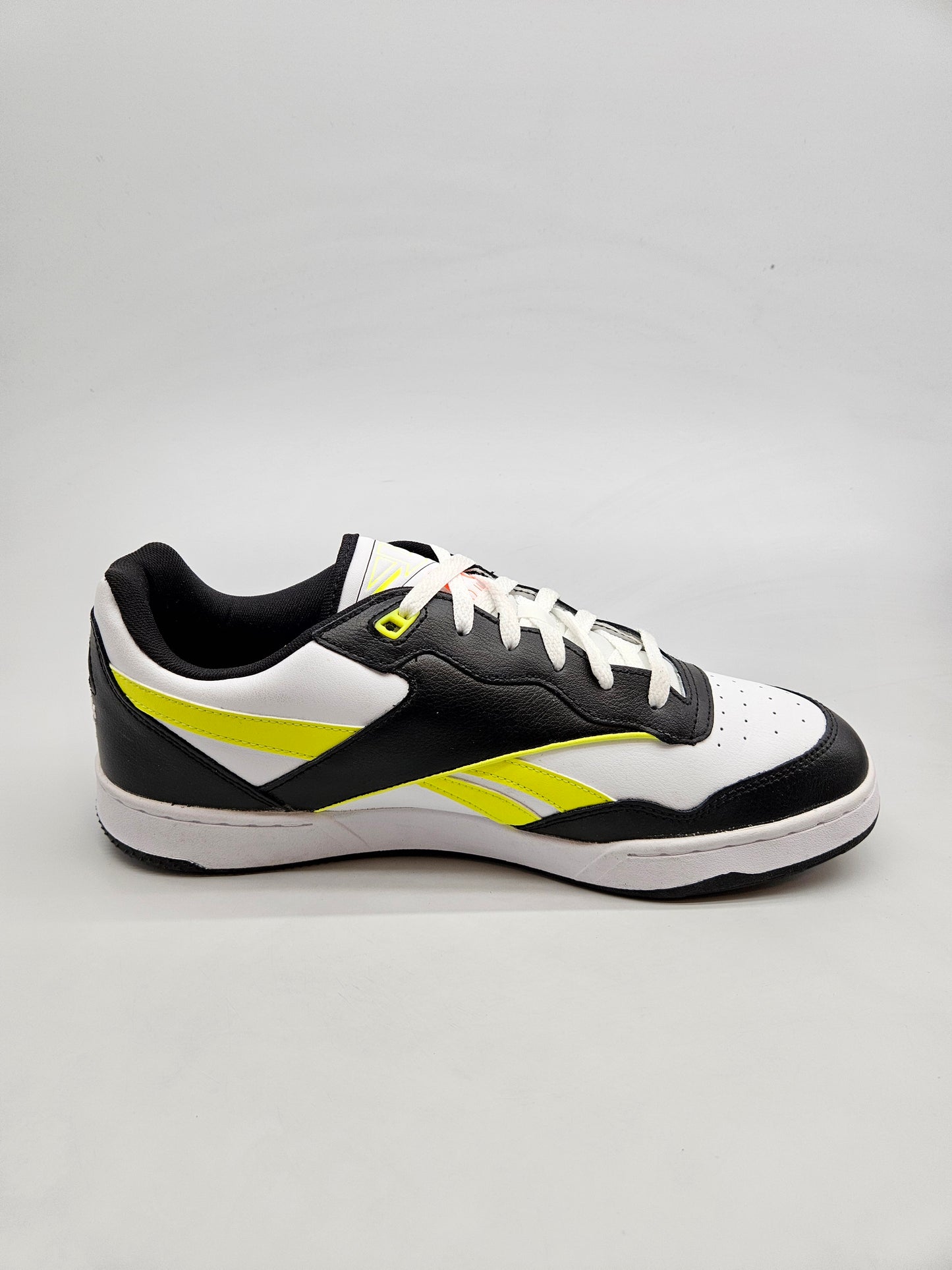 REEBOK NOVI ORIGINAL PATIKI BR 45