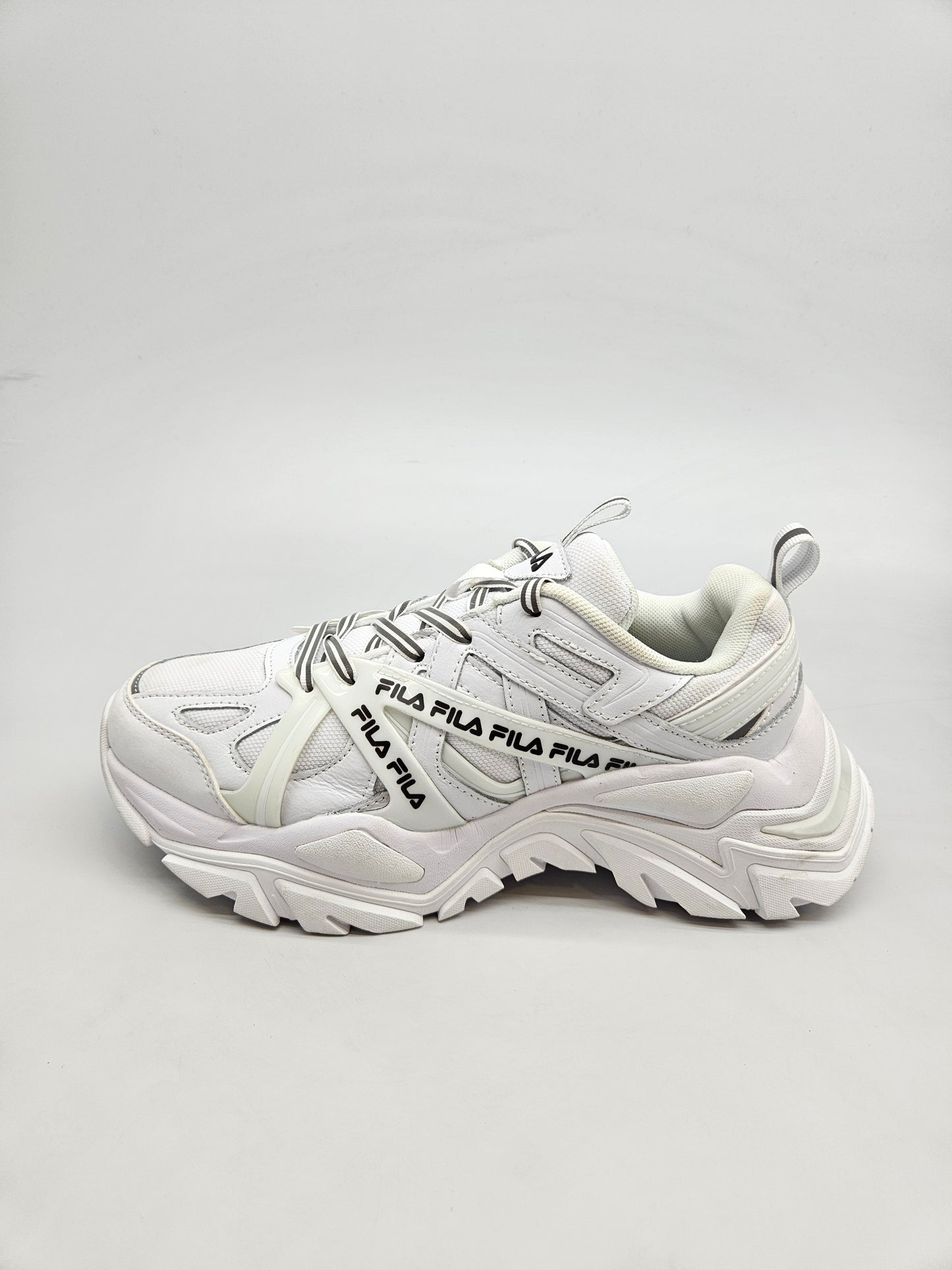 FILA NOVI ORIGINAL PATIKI BR 41