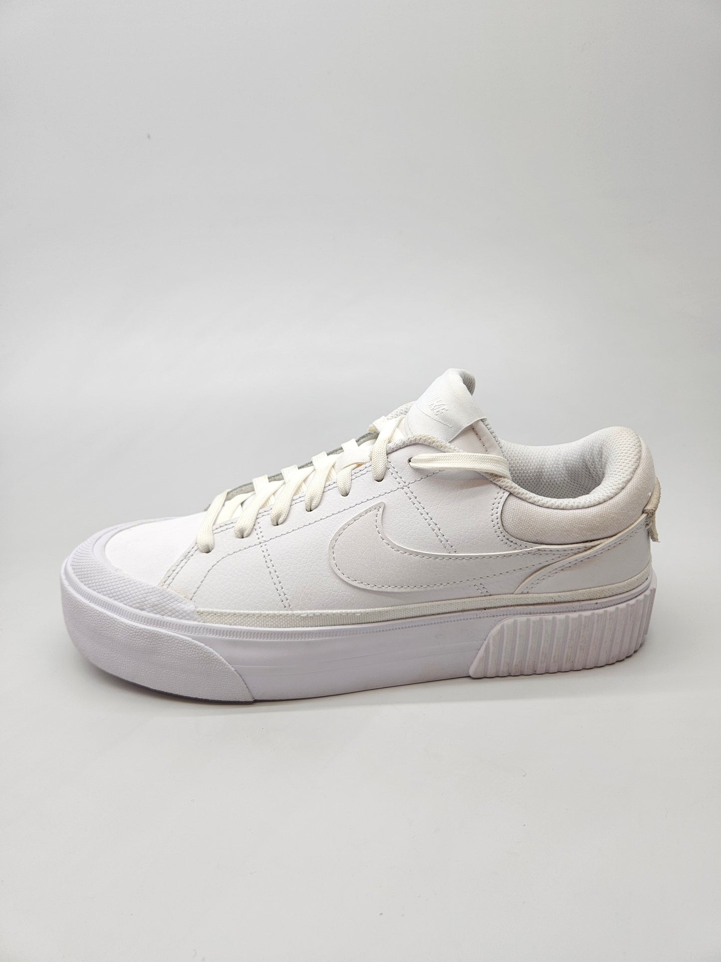 NIKE NOVI ORIGINAL PATIKI BR 40