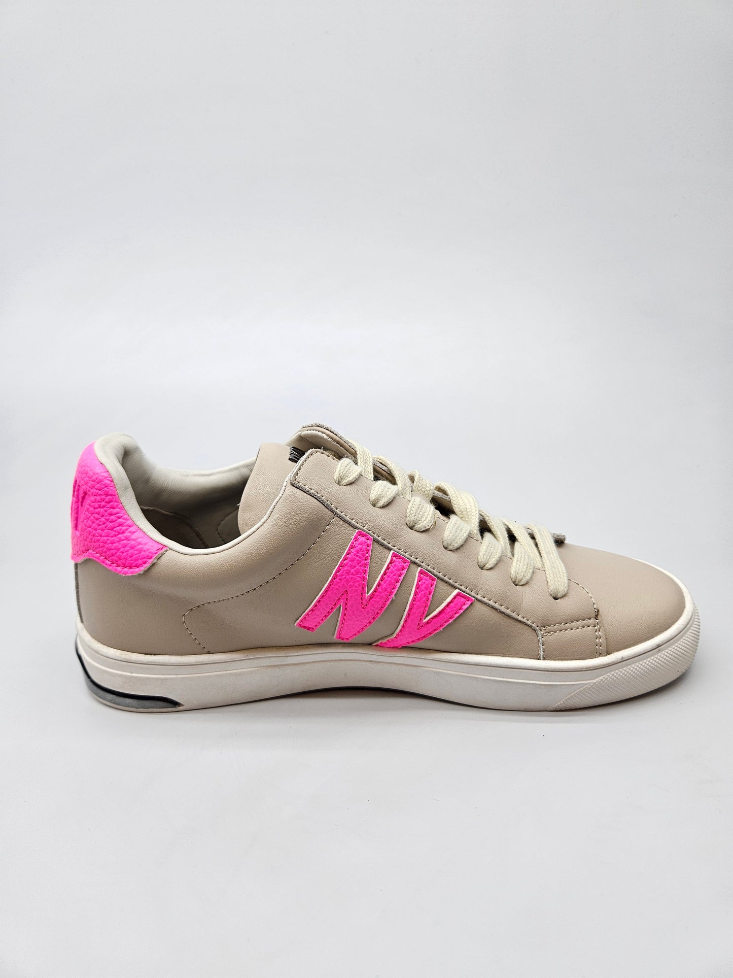 DKNY NOVI ORIGINAL PATIKI BR 38