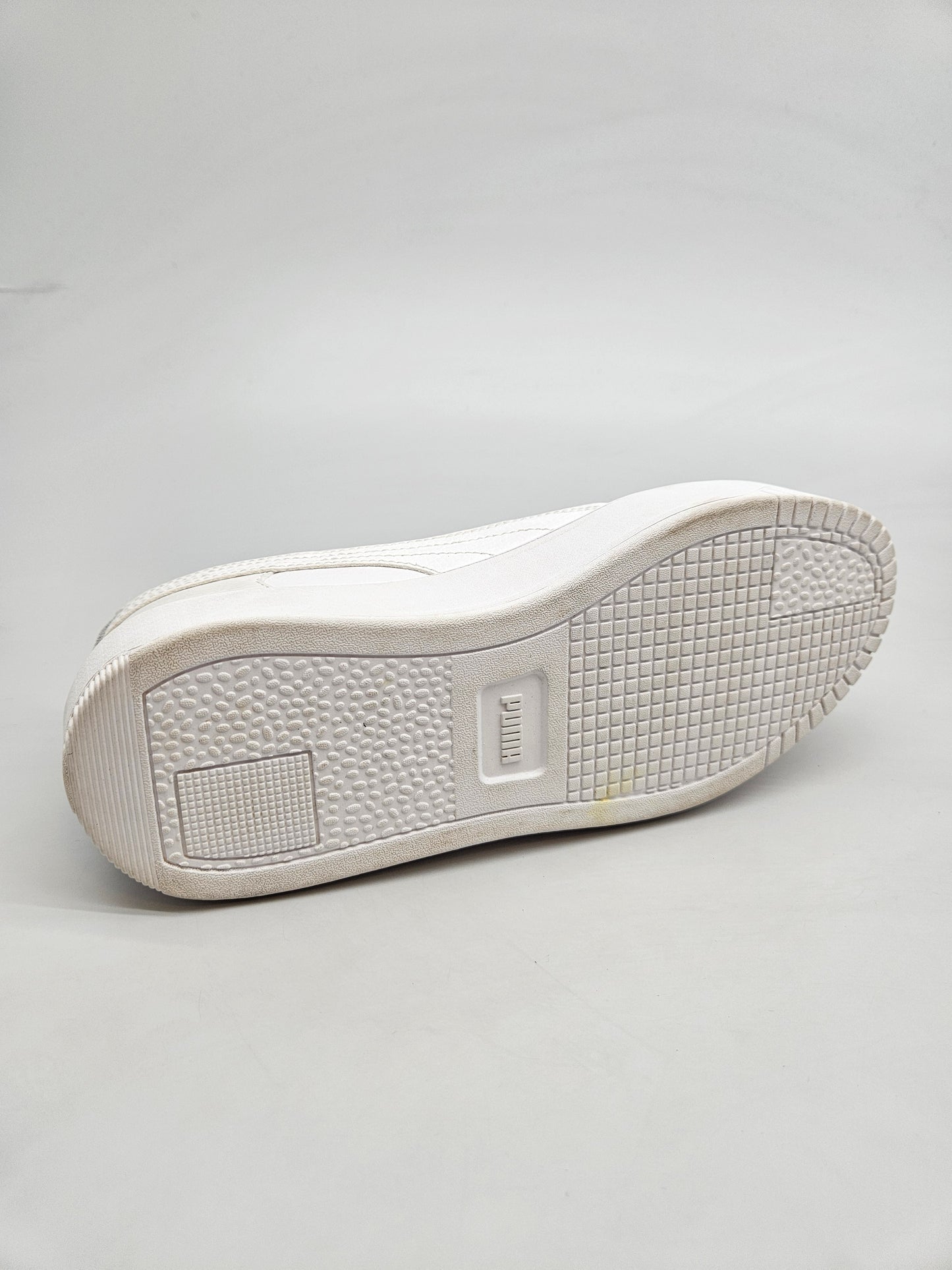 PUMA NOVI ORIGINAL PATIKI BR 38.5