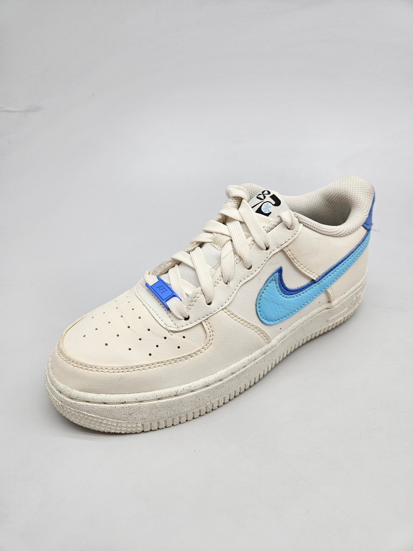 NIKE NOVI ORIGINAL PATIKI BR 38