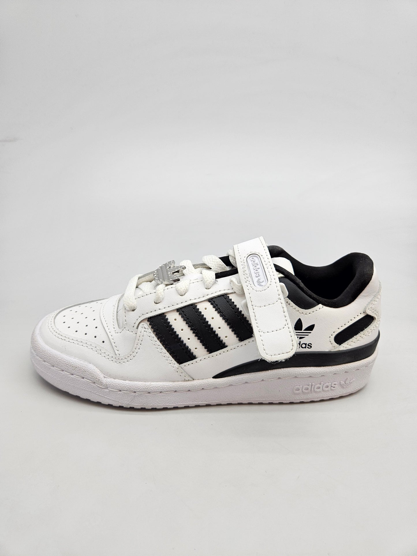 ADIDAS NOVI ORIGINAL PATIKI BR 36.5