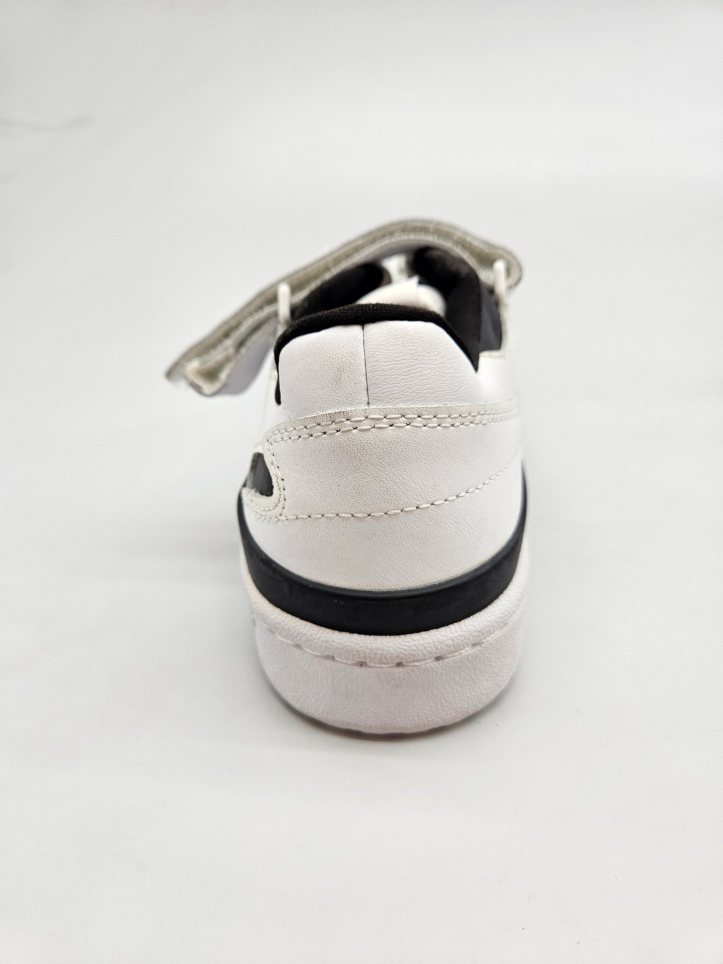 ADIDAS NOVI ORIGINAL PATIKI BR 36.5