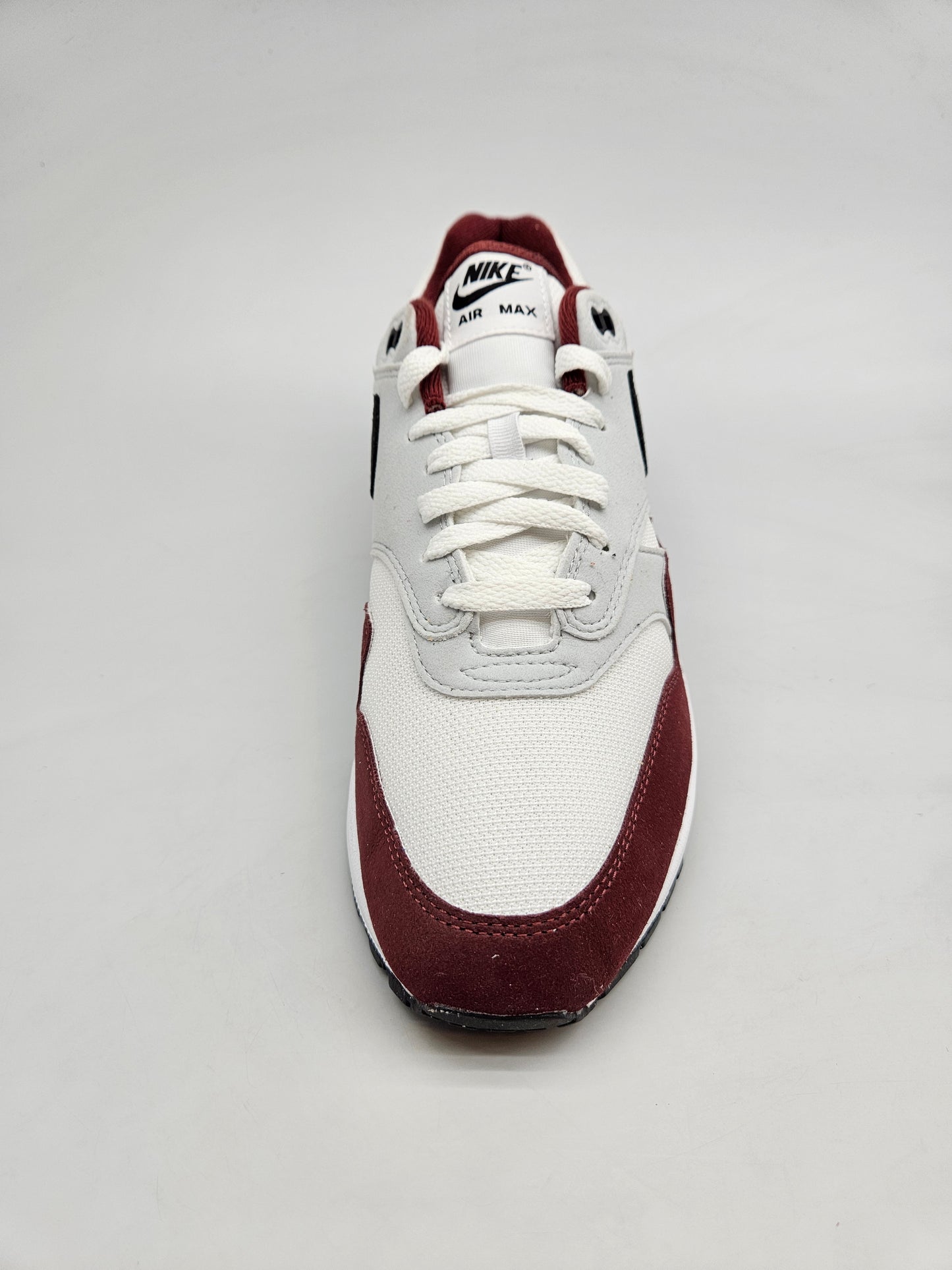NIKE AIRMAX NOVI ORIGINAL PATIKI BR 42.5