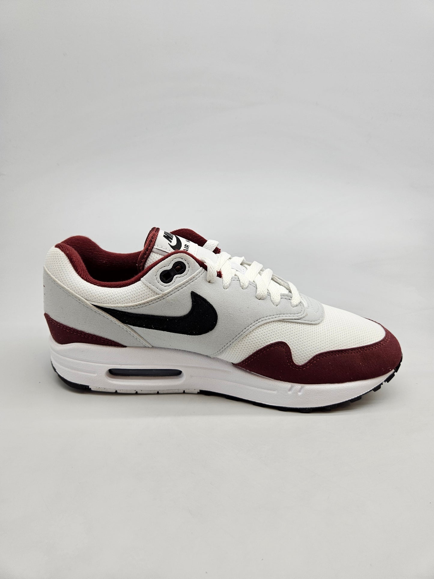 NIKE AIRMAX NOVI ORIGINAL PATIKI BR 42.5