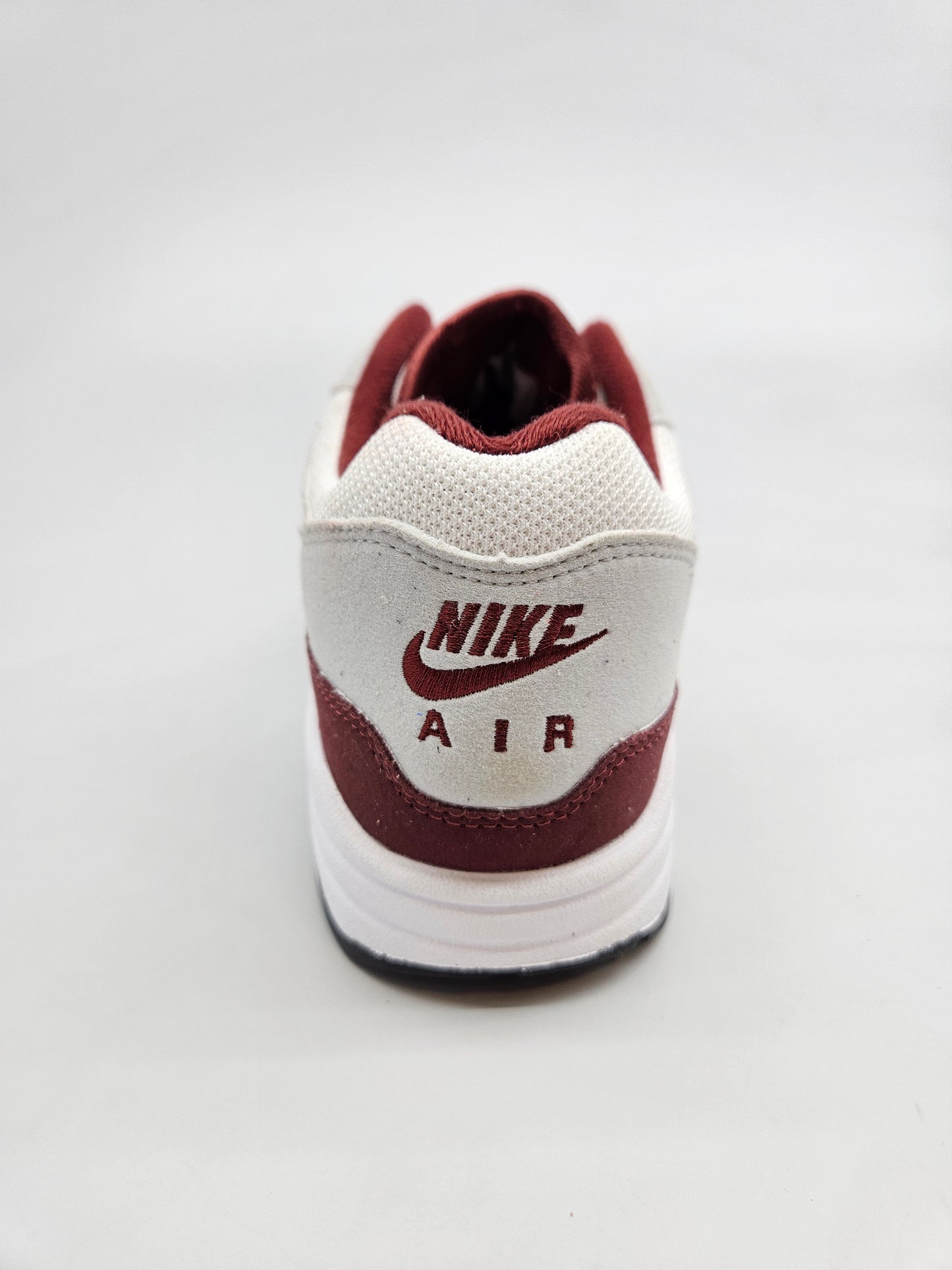 NIKE AIRMAX NOVI ORIGINAL PATIKI BR 42.5