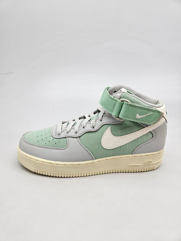 NIKE NOVI ORIGINAL PATIKI BR 42.5