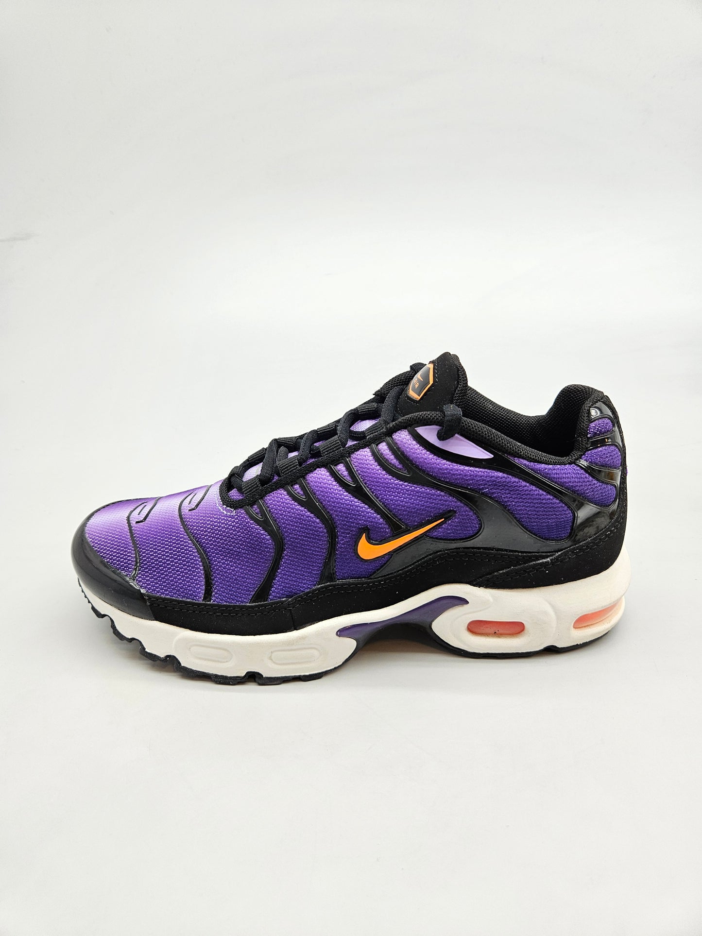 NIKE AIRMAX NOVI ORIGINAL PATIKI BR 35