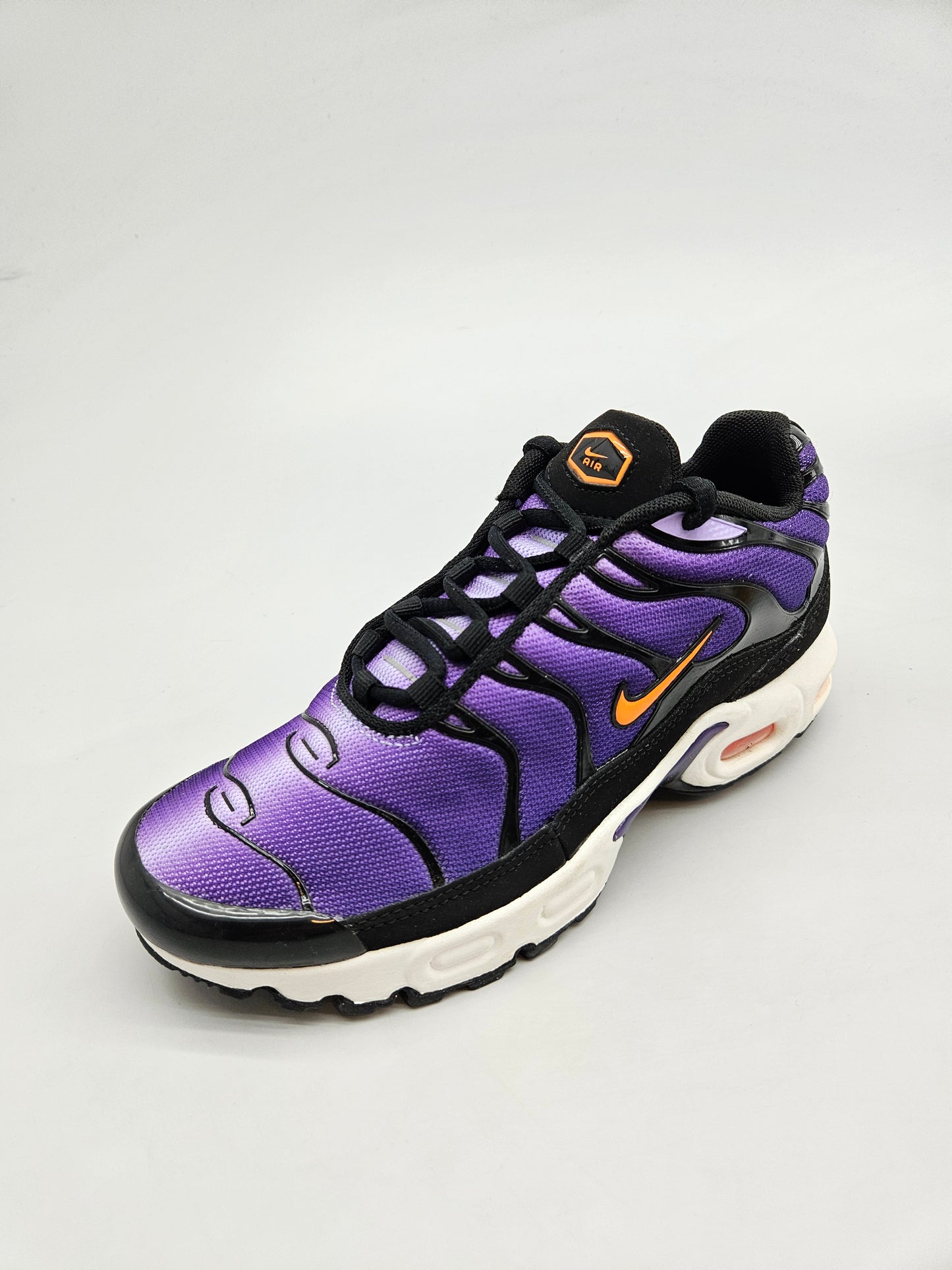 NIKE AIRMAX NOVI ORIGINAL PATIKI BR 35