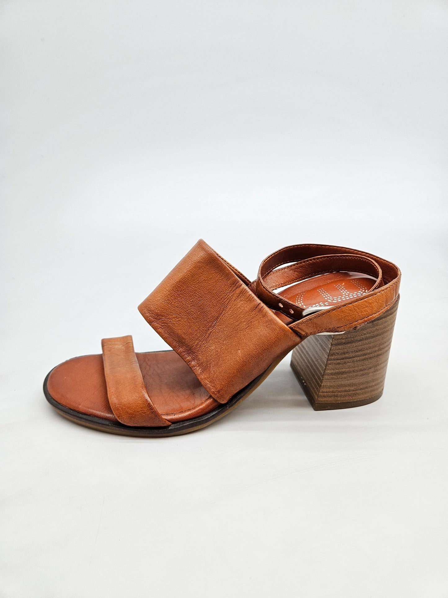MJUS NOVI ORIGINAL SANDALI BR 41