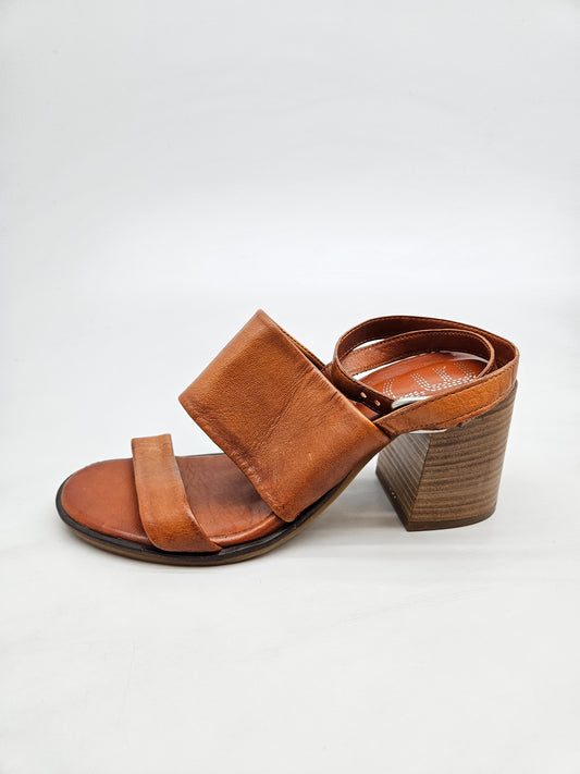 MJUS NOVI ORIGINAL SANDALI BR 41