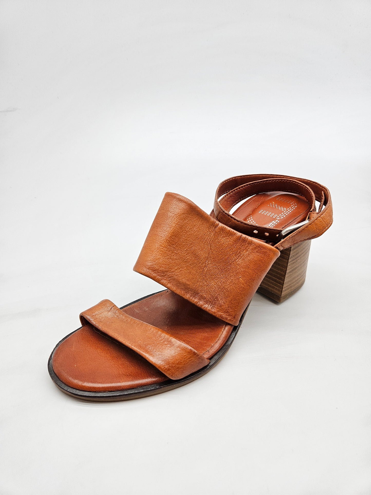 MJUS NOVI ORIGINAL SANDALI BR 41