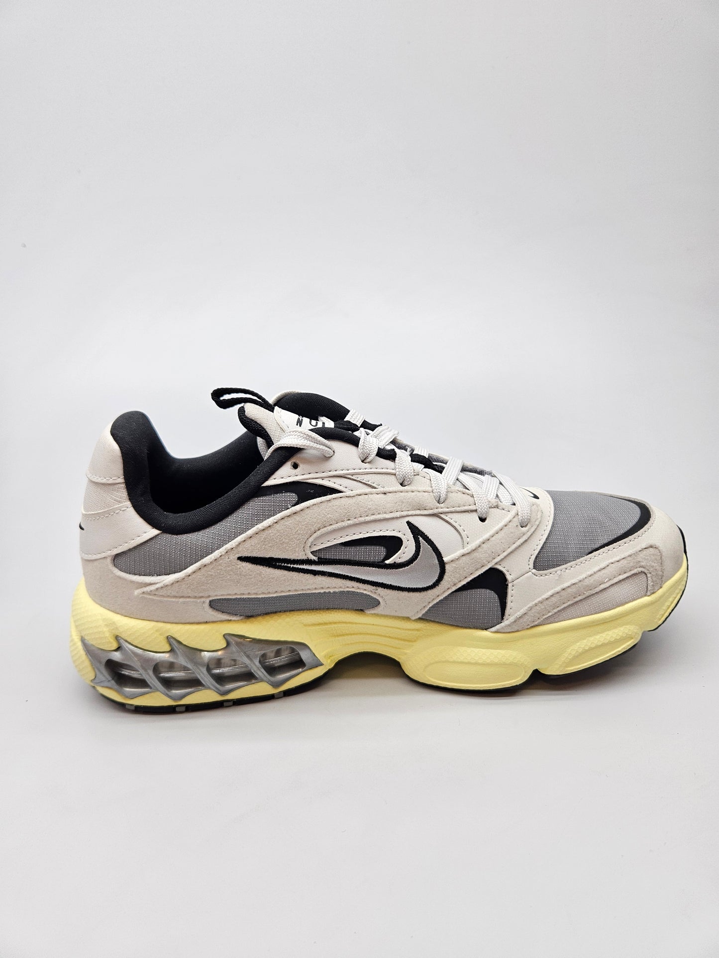 NIKE NOVI ORIGINAL PATIKI BR 39