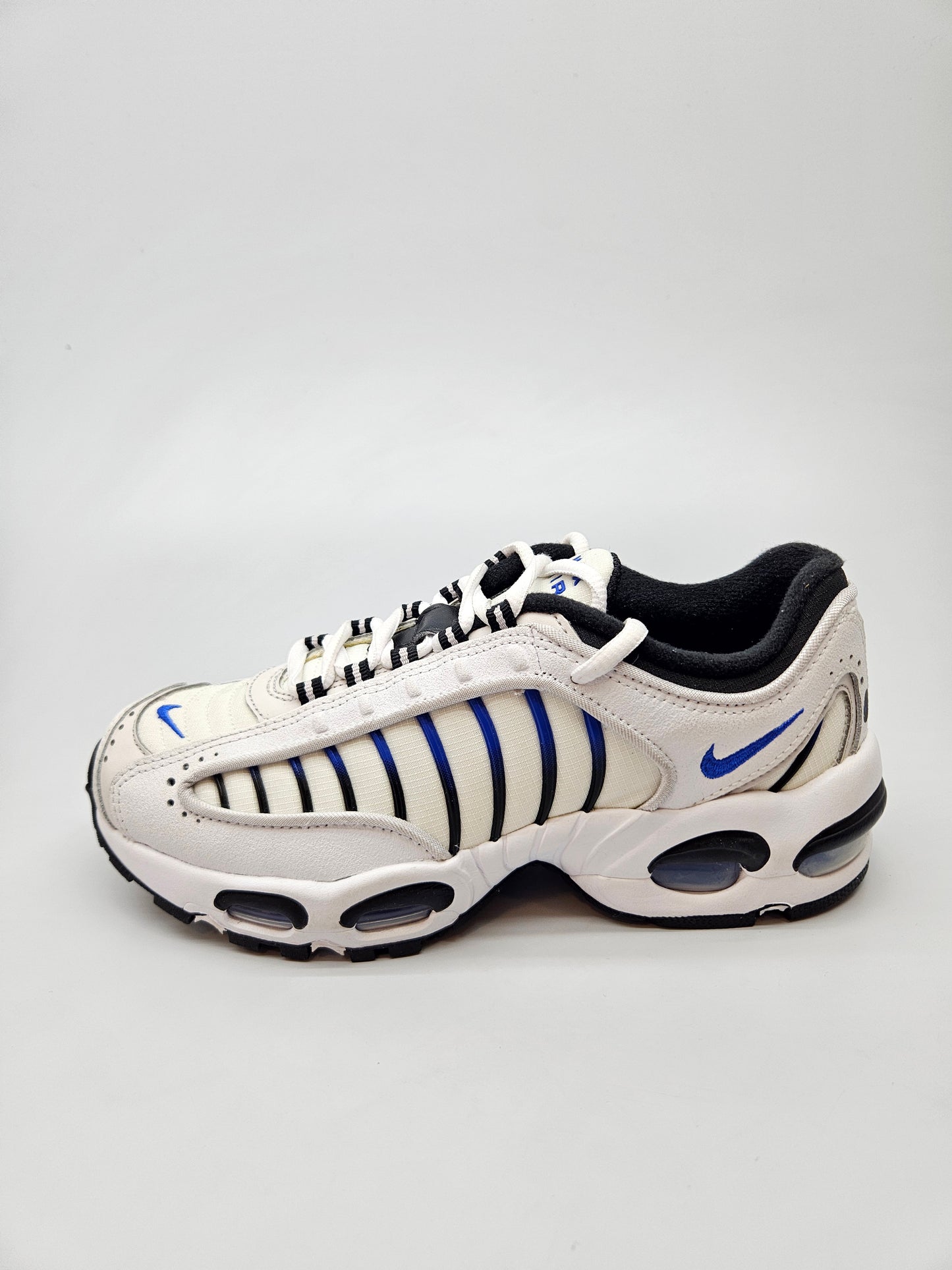 NIKE NOVI ORIGINAL PATIKI BR 37.5