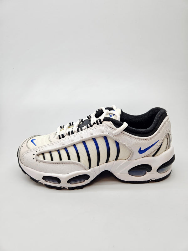 NIKE NOVI ORIGINAL PATIKI BR 37.5