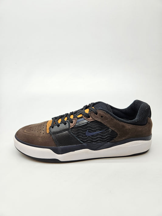 NIKE NOVI ORIGINAL PATIKI BR 42.5